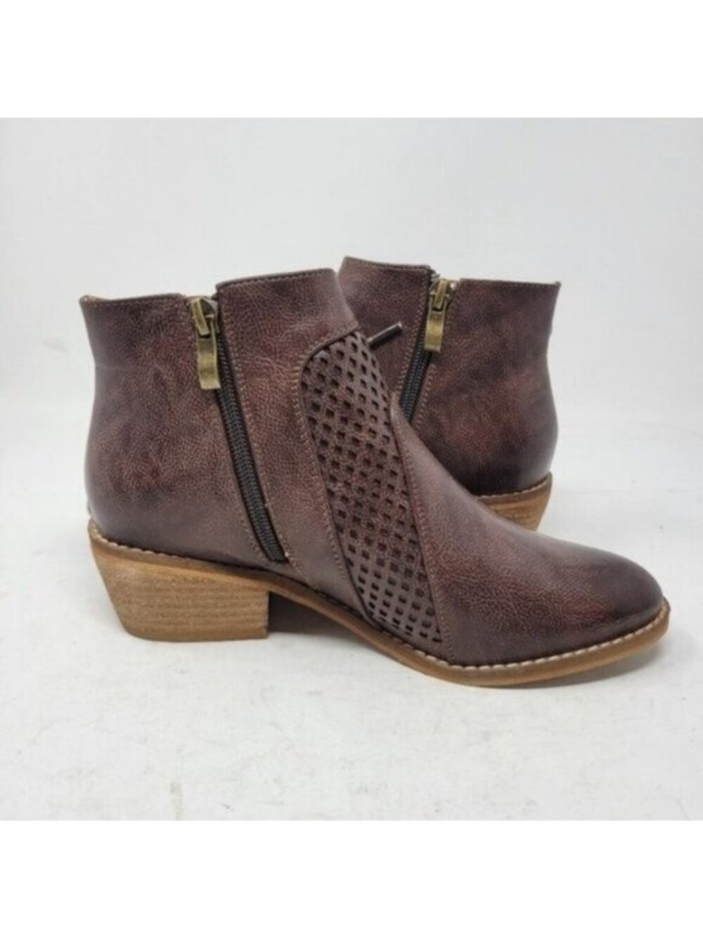 Beast Fashion | Denver Side Laced Mesh Boots Booties Brown - Picture 7 of 13